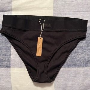 brand new skims underwear